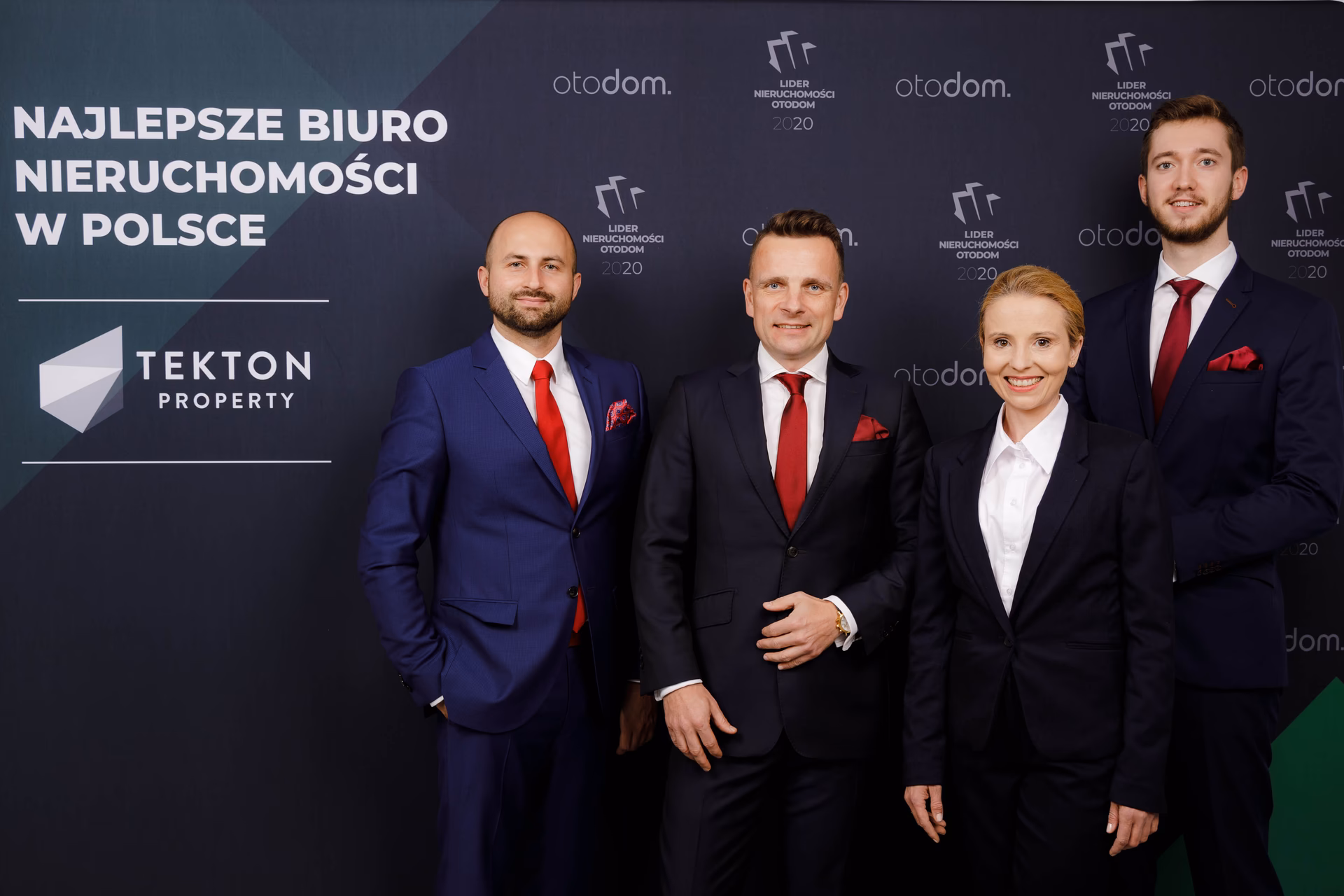 Ilu agentów nieruchomości zarabia 1 milion dolarów rocznie?